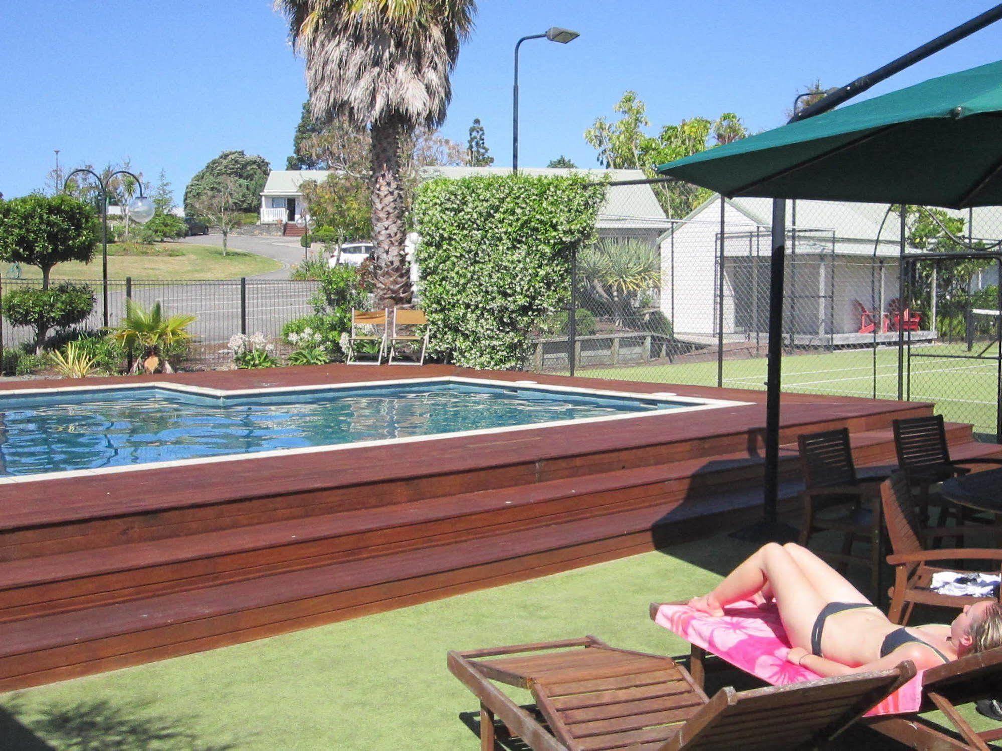 Pauanui Pines Motor Lodge מראה חיצוני תמונה