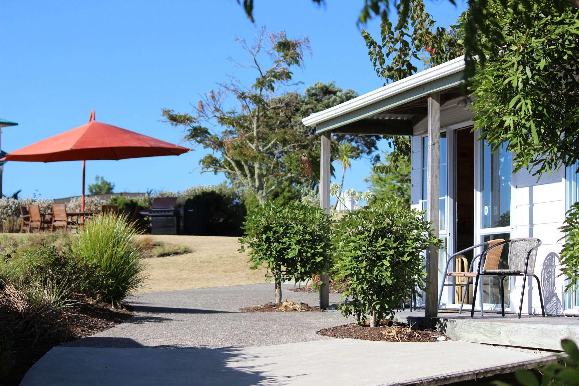 Pauanui Pines Motor Lodge מראה חיצוני תמונה