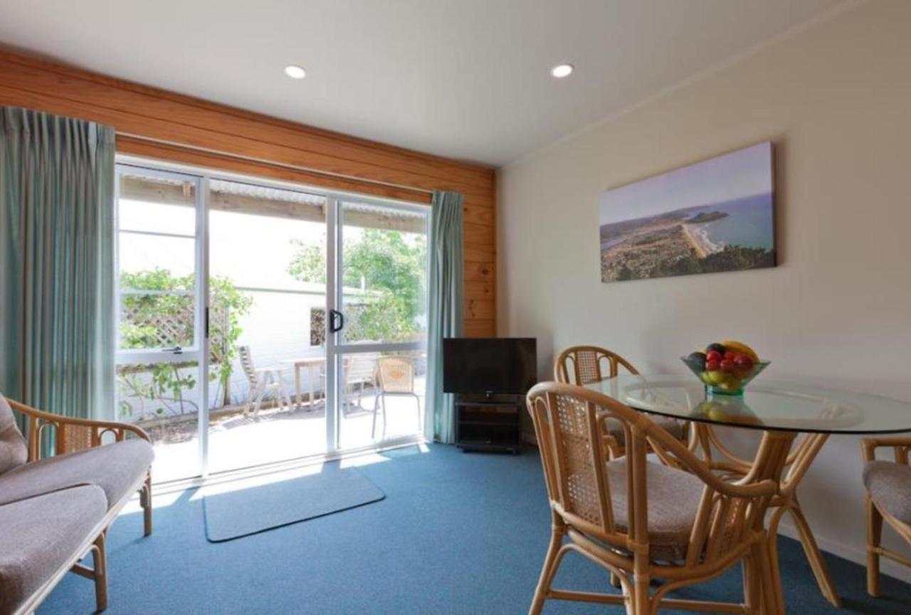 Pauanui Pines Motor Lodge מראה חיצוני תמונה