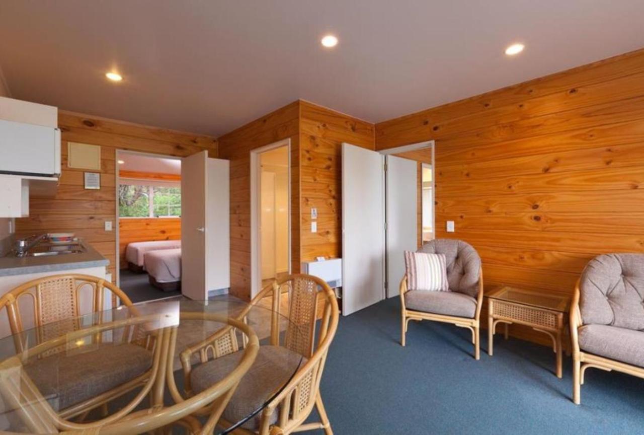 Pauanui Pines Motor Lodge מראה חיצוני תמונה